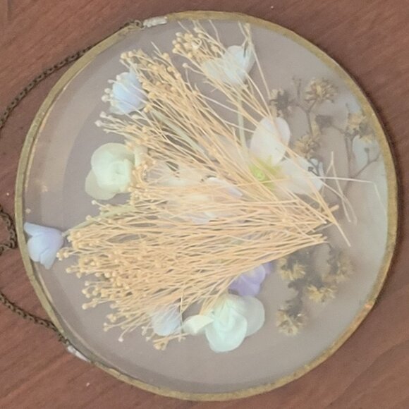 Vintage Pressed Floral Suncatcher Wall Hanging - Picture 5 of 5